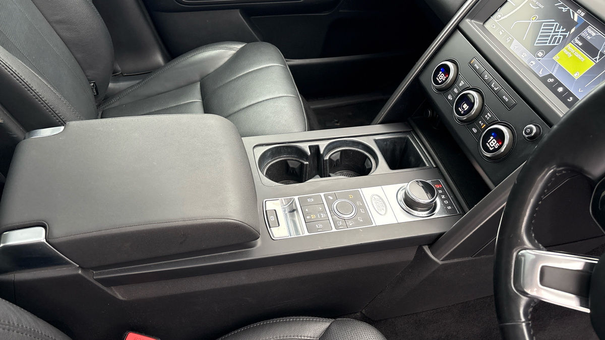 Land Rover Discovery Image 18