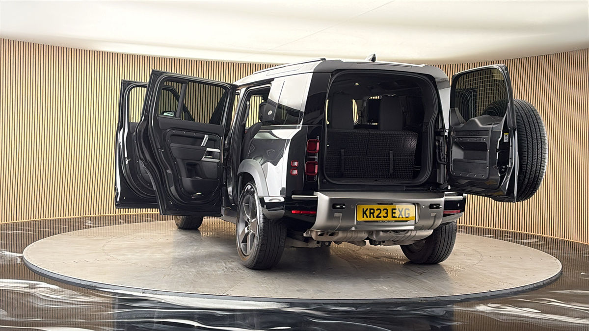 More views of Land Rover Defender 110