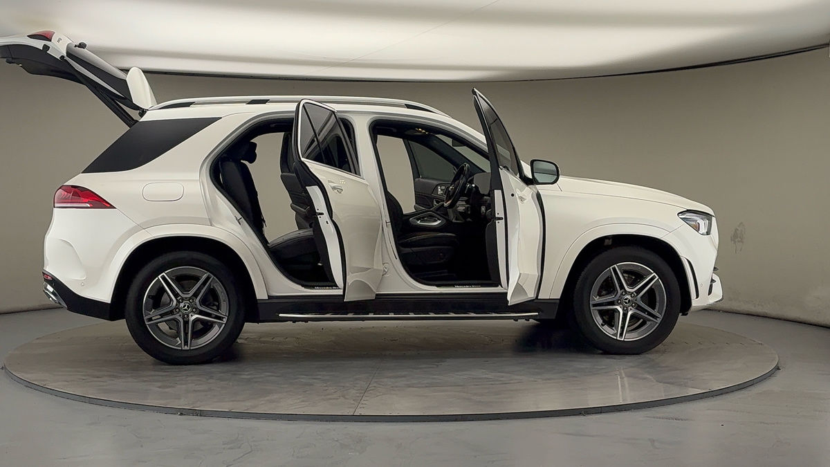 More views of Mercedes-Benz GLE