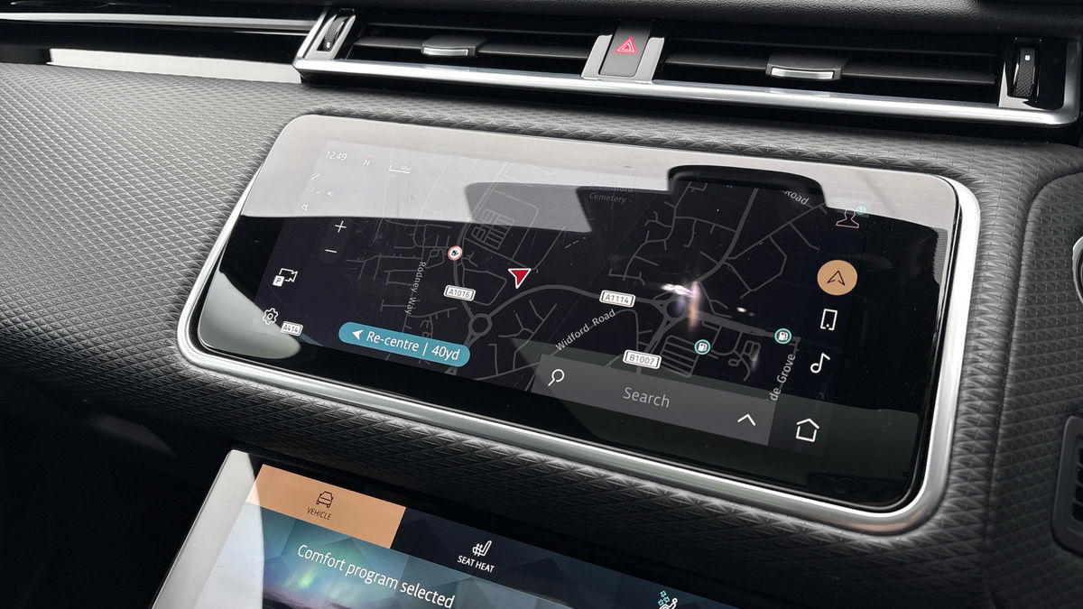 Land Rover Range Rover Velar Image 17