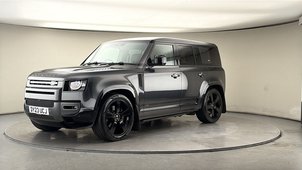 Land Rover Defender 110 Image 40