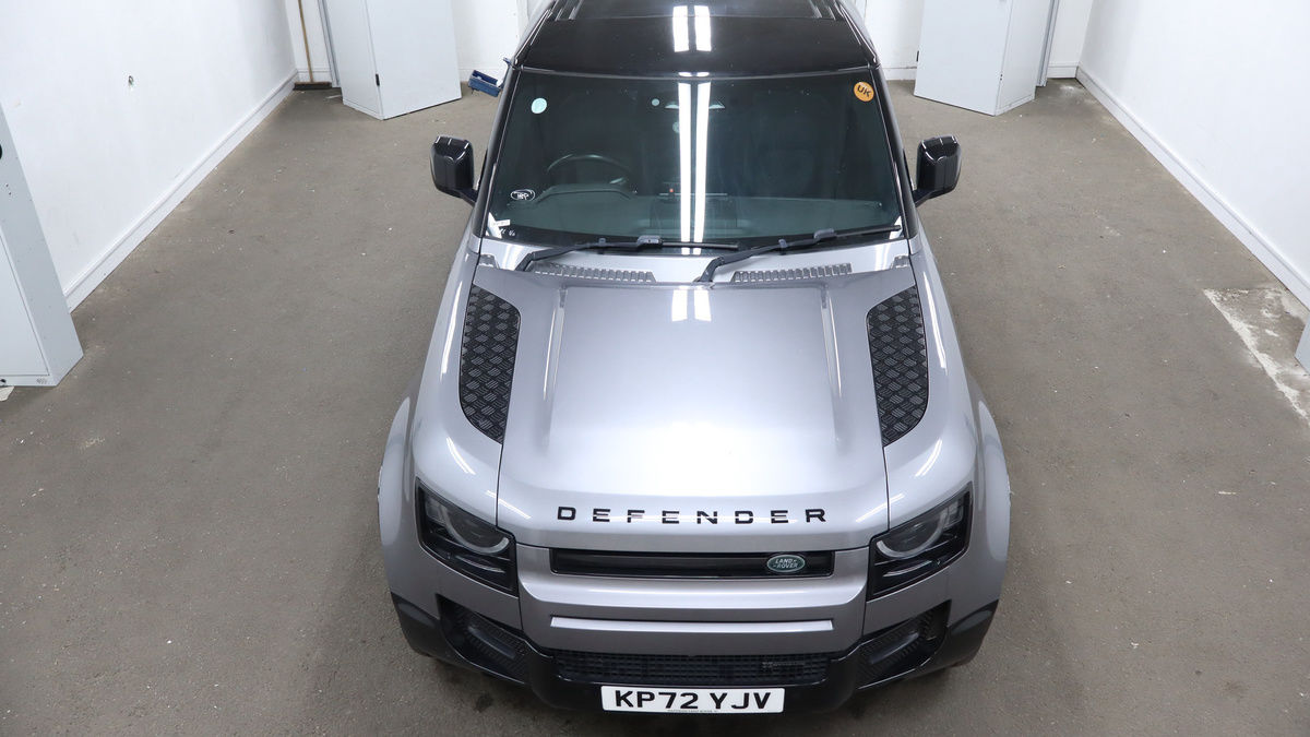 Land Rover Defender 130 Image 7
