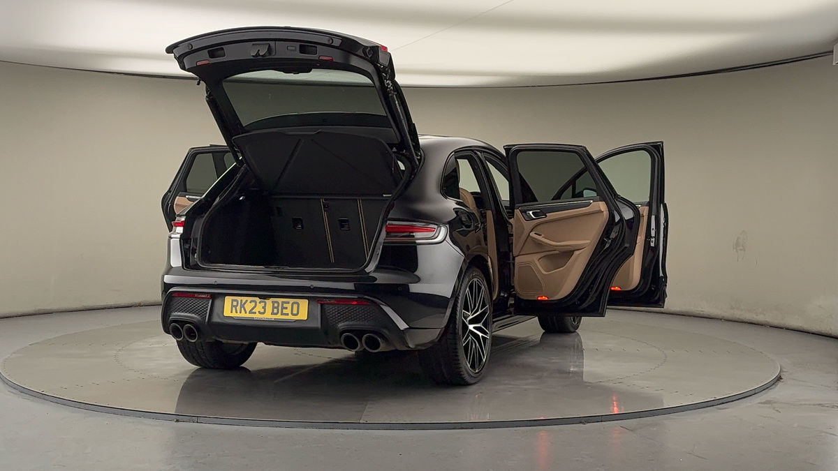 More views of Porsche Macan