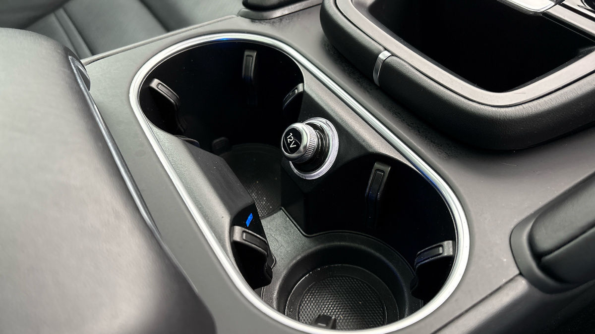 Porsche Cayenne Image 27