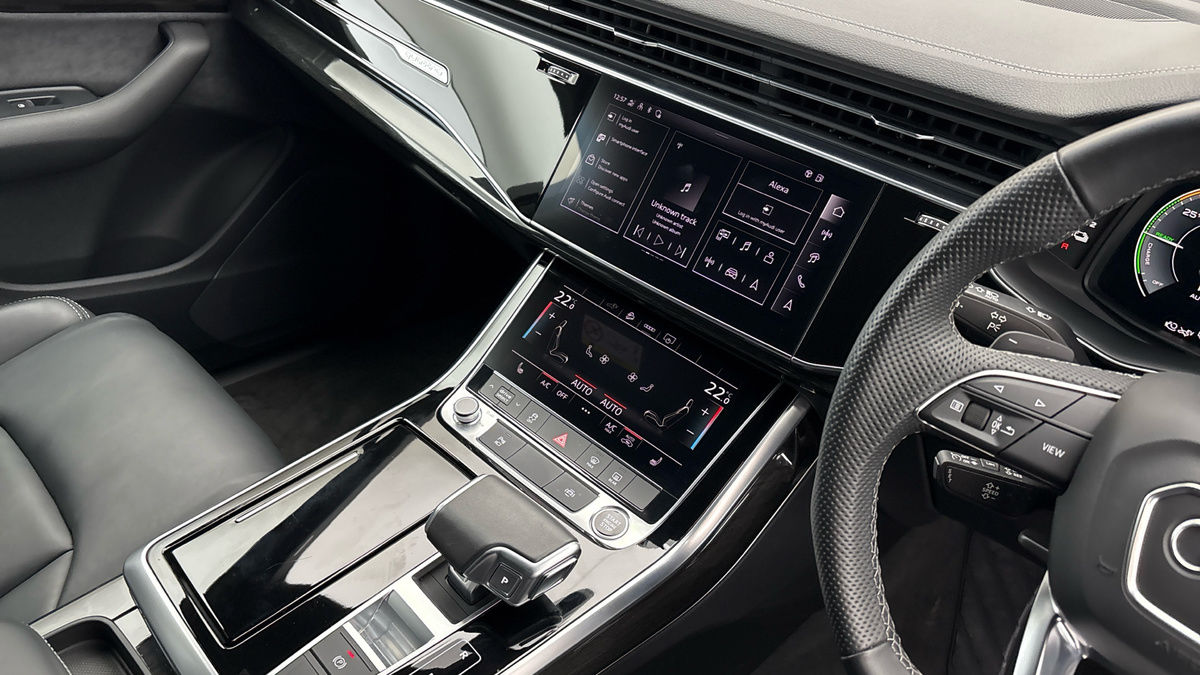 Audi Q7 Image 18