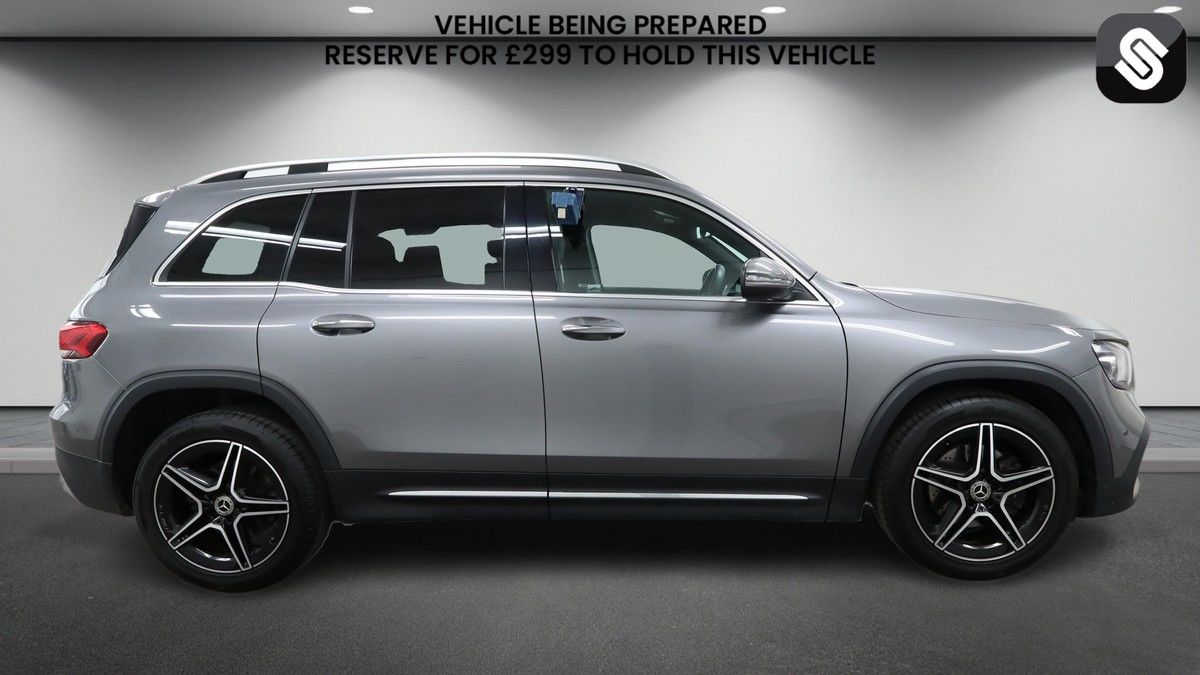 Mercedes-Benz GLB Image 5
