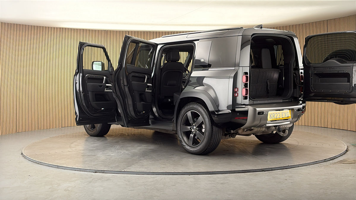 More views of Land Rover Defender 110