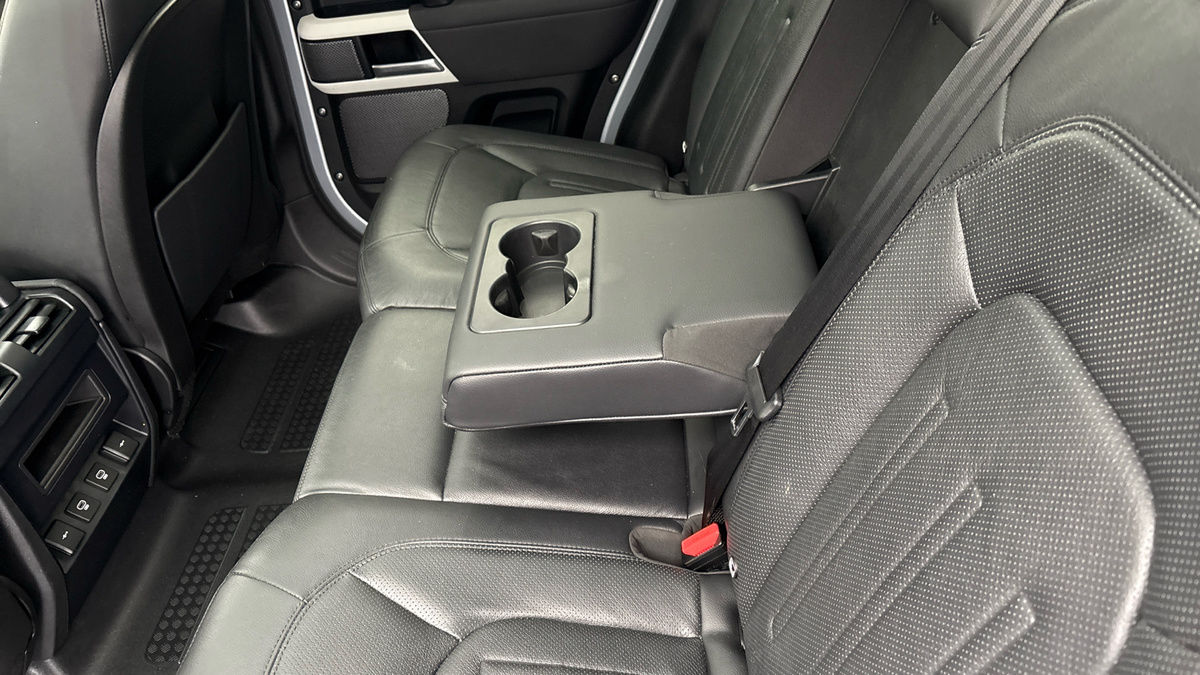 Land Rover Defender 110 Urban Image 9