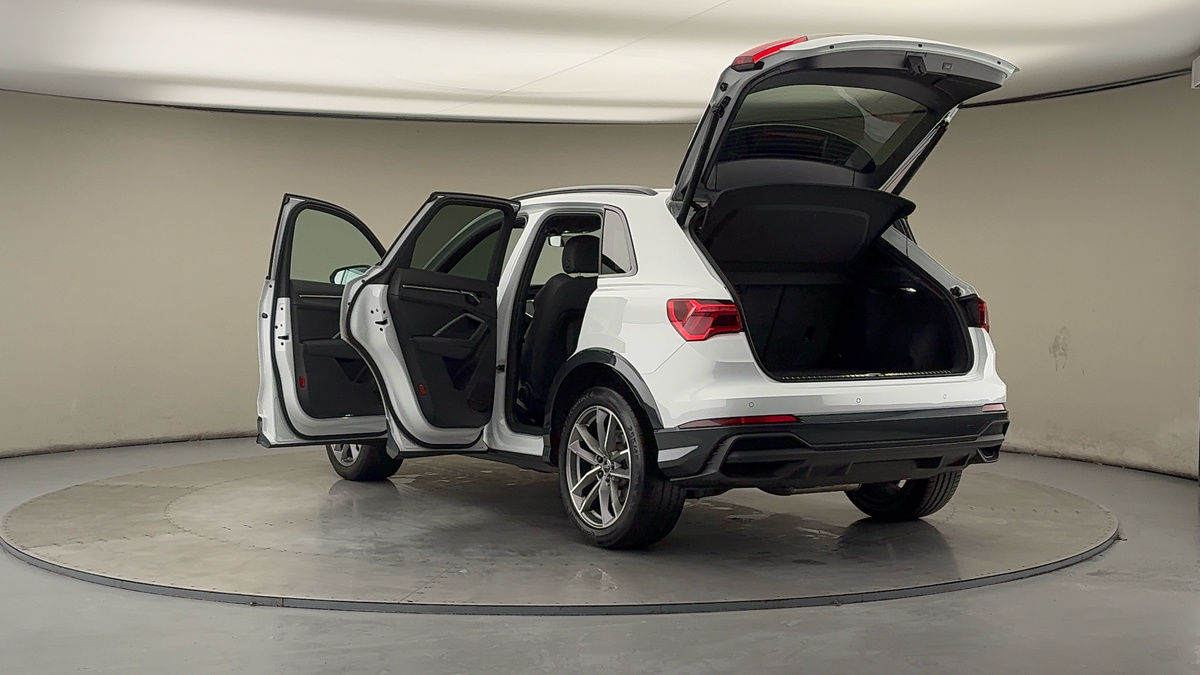 Audi Q3 Image 23