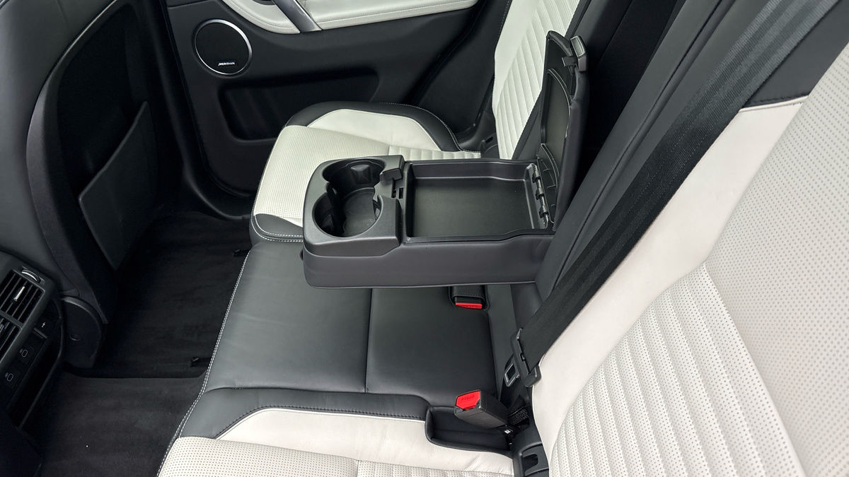 Land Rover Discovery Sport Image 9