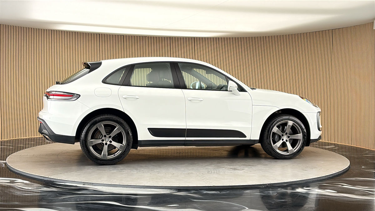 More views of Porsche Macan