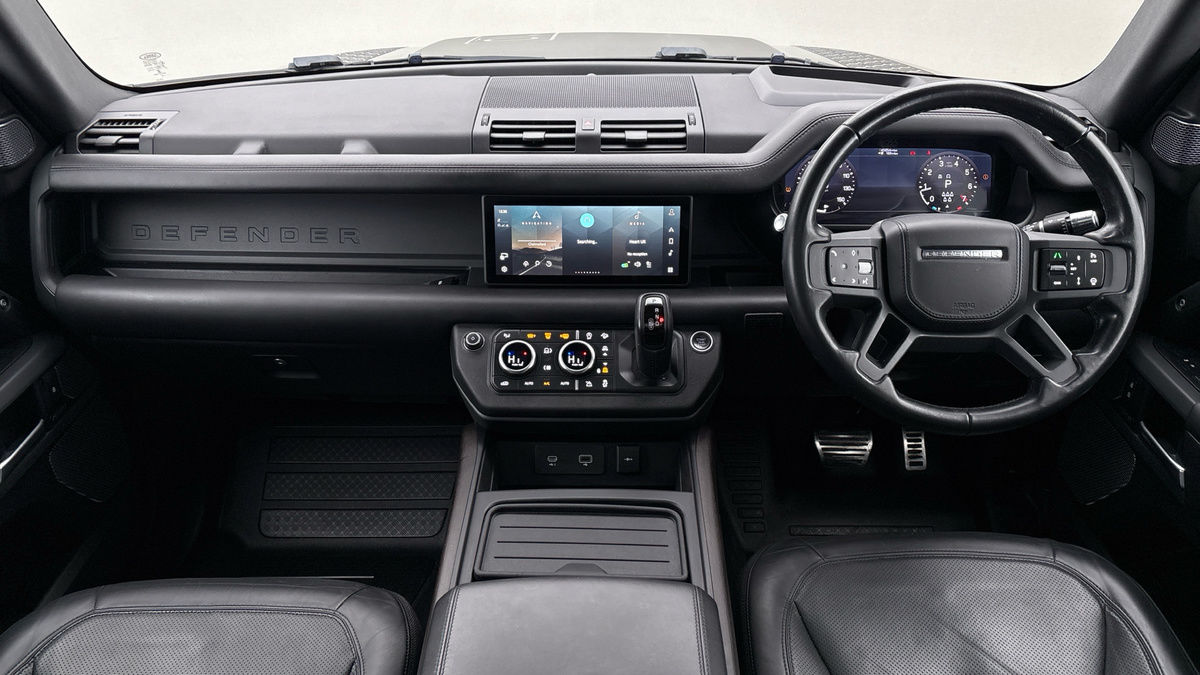 Land Rover Defender 110 Image 12