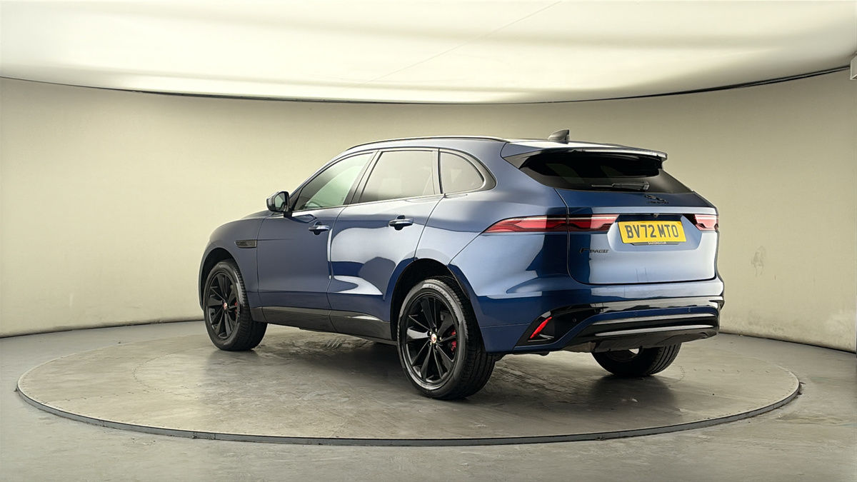 Jaguar F-PACE Image 2