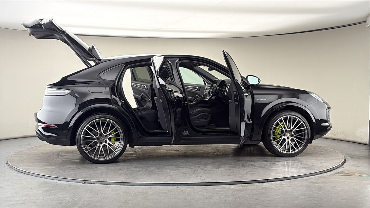 More views of Porsche Cayenne