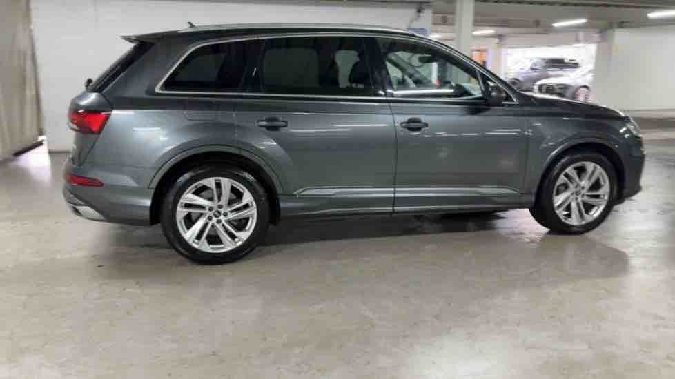 More views of Audi Q7