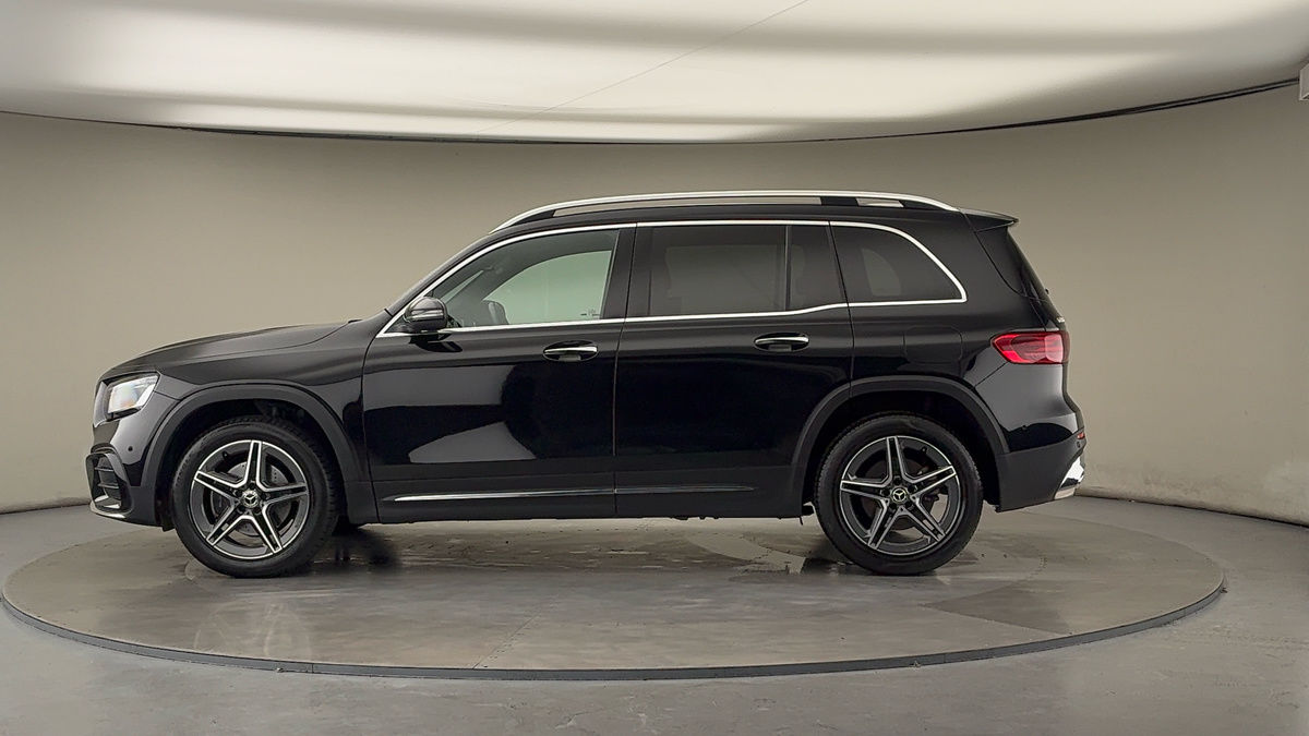 Mercedes-Benz GLB Image 15