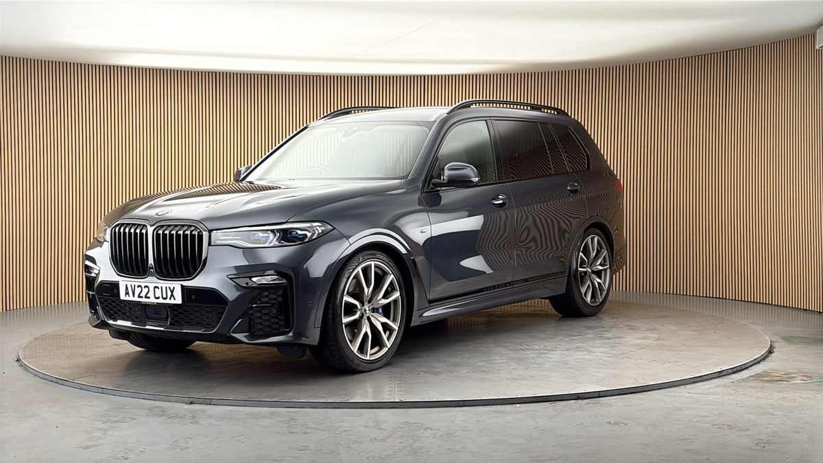 More views of BMW X7