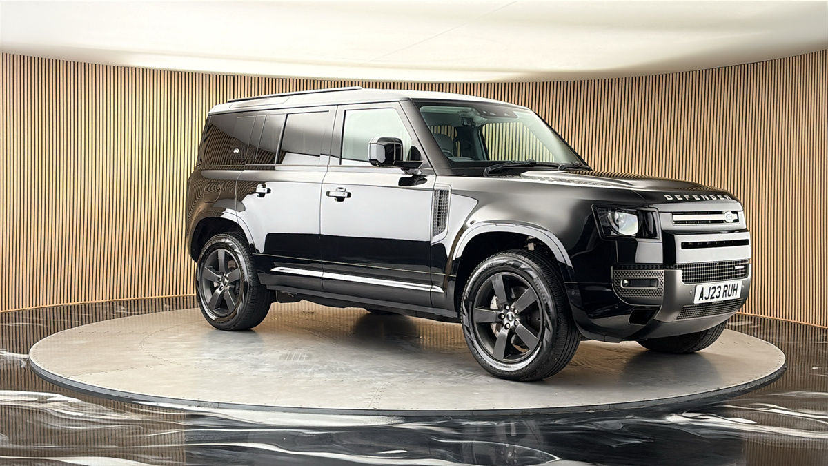 More views of Land Rover Defender 110