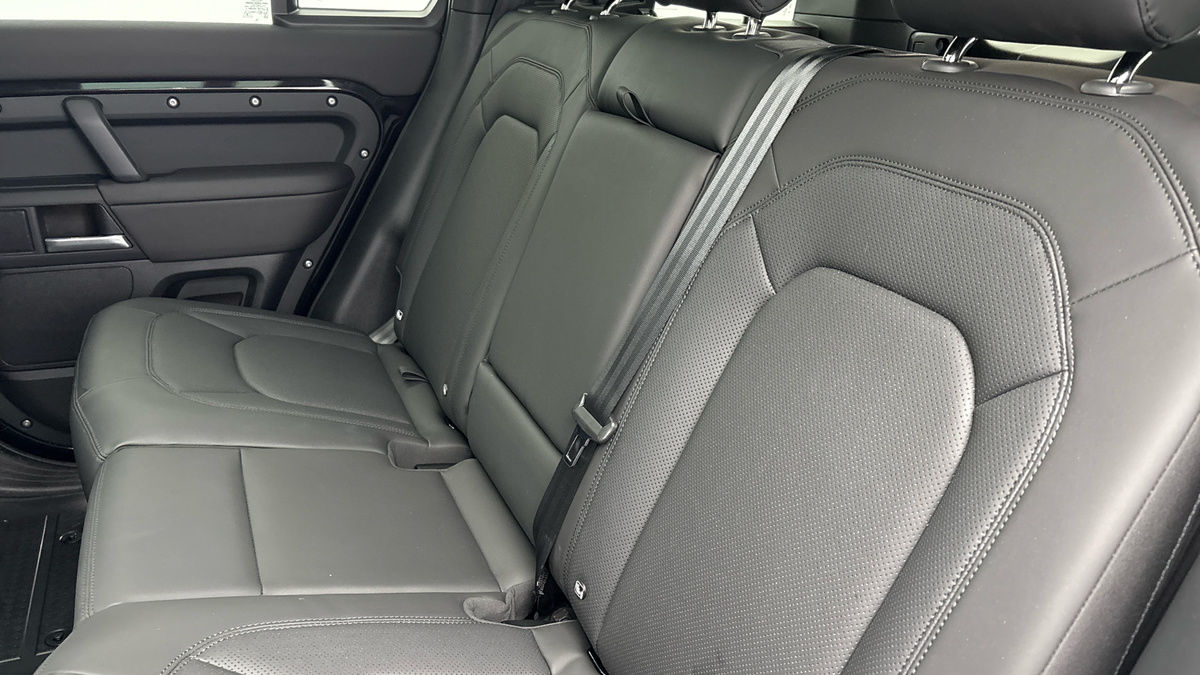 Land Rover Defender 110 Urban Image 8