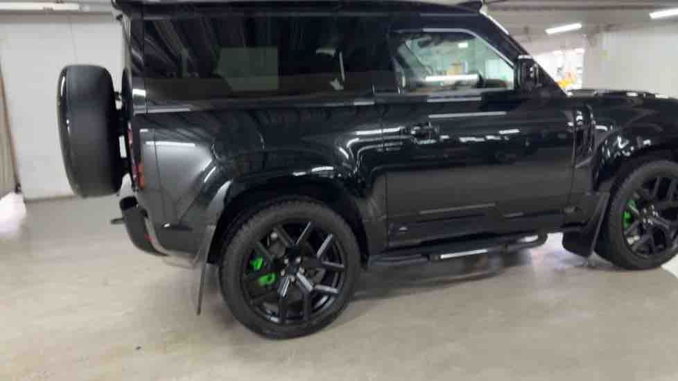 More views of Land Rover Defender 90