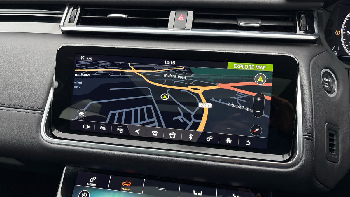 Land Rover Range Rover Velar Image 17