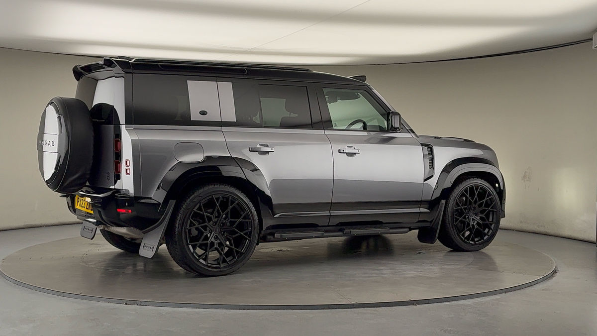 More views of Land Rover Defender 110