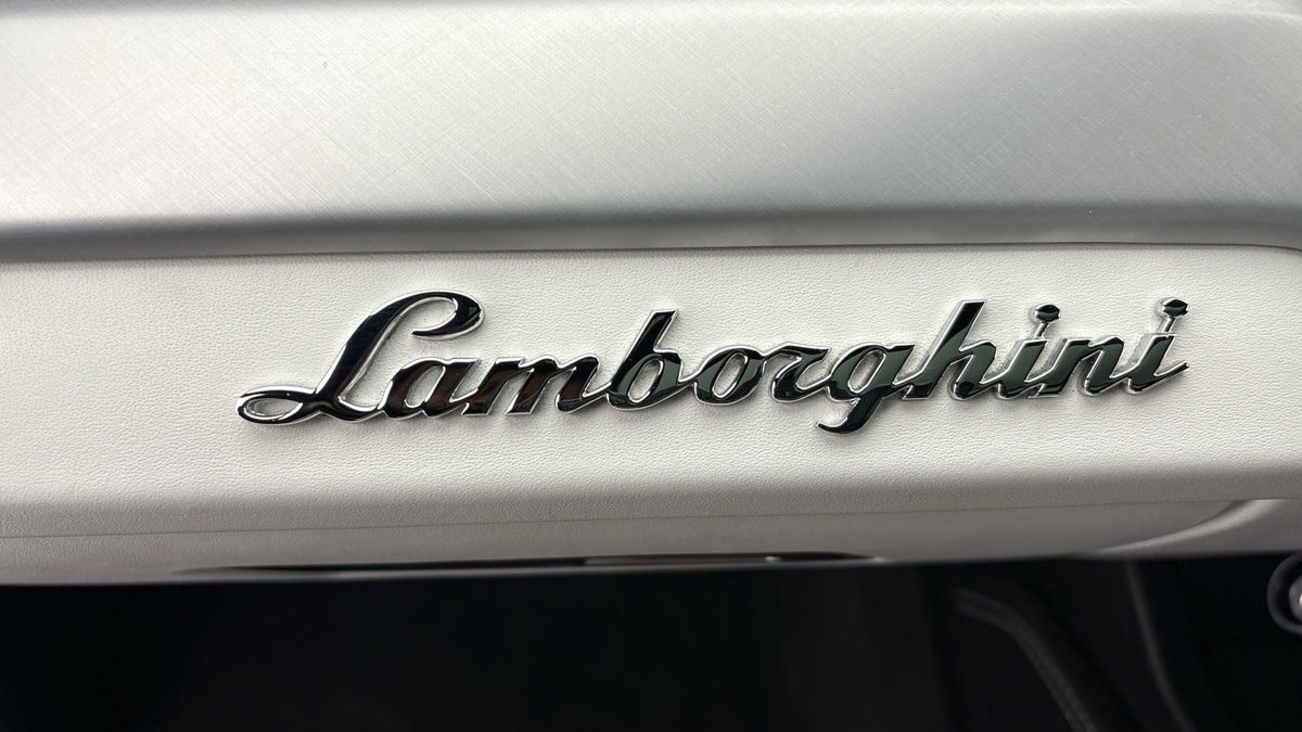 Lamborghini Urus Image 31