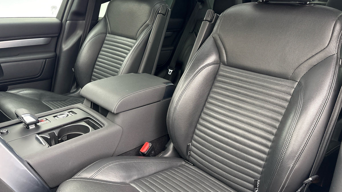 Land Rover Discovery Image 7