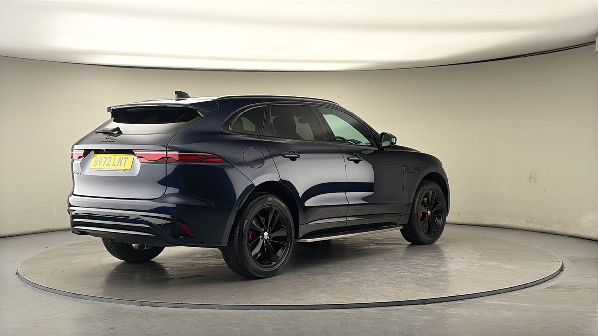 Jaguar F-PACE Image 21