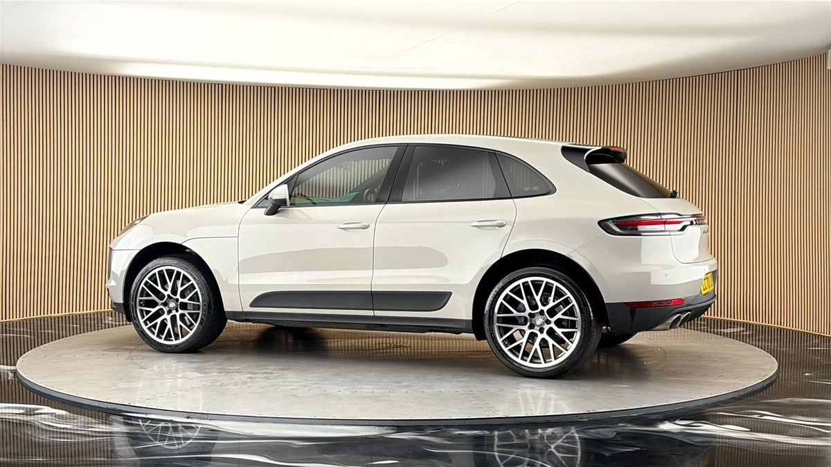More views of Porsche Macan