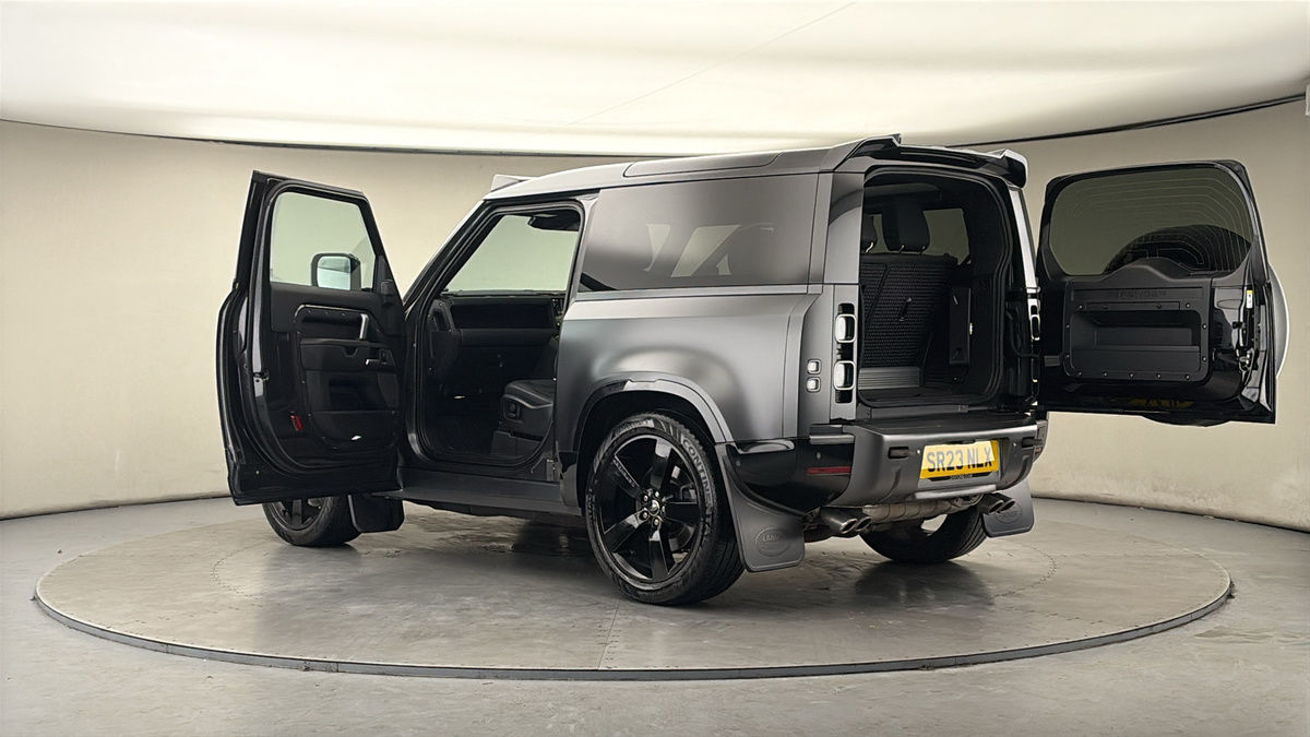 More views of Land Rover Defender 90