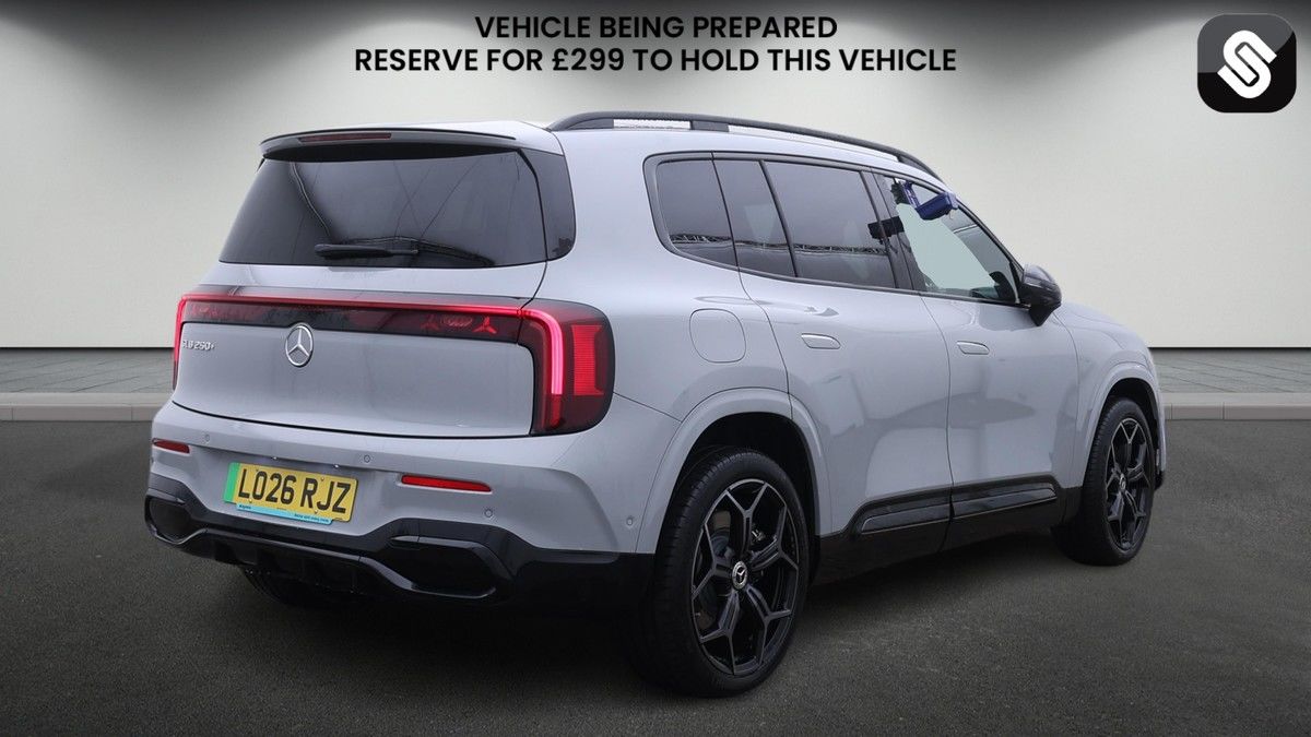 Mercedes-Benz GLB Image 4