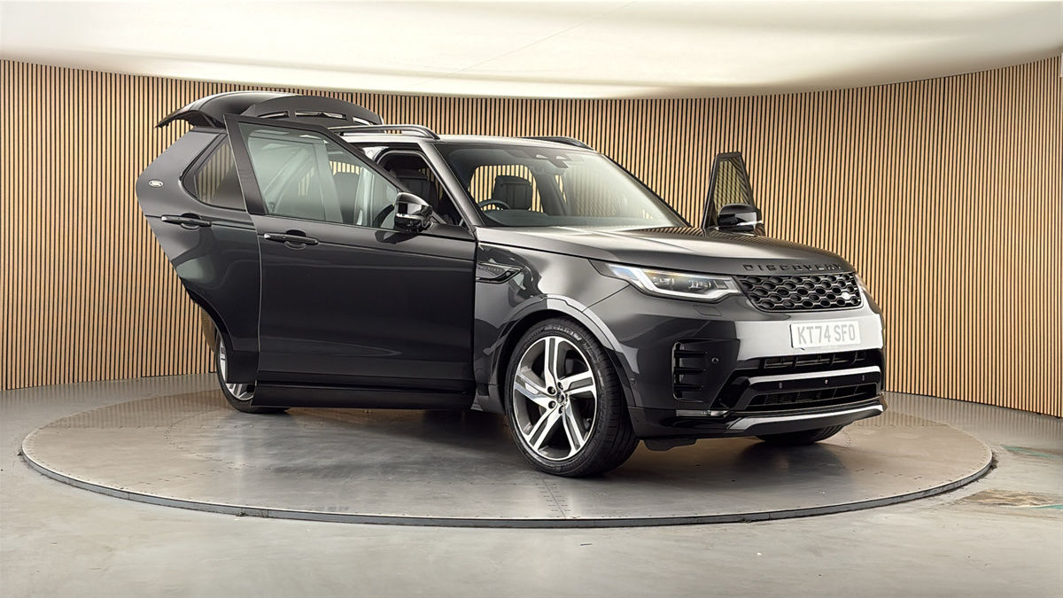 More views of Land Rover Discovery