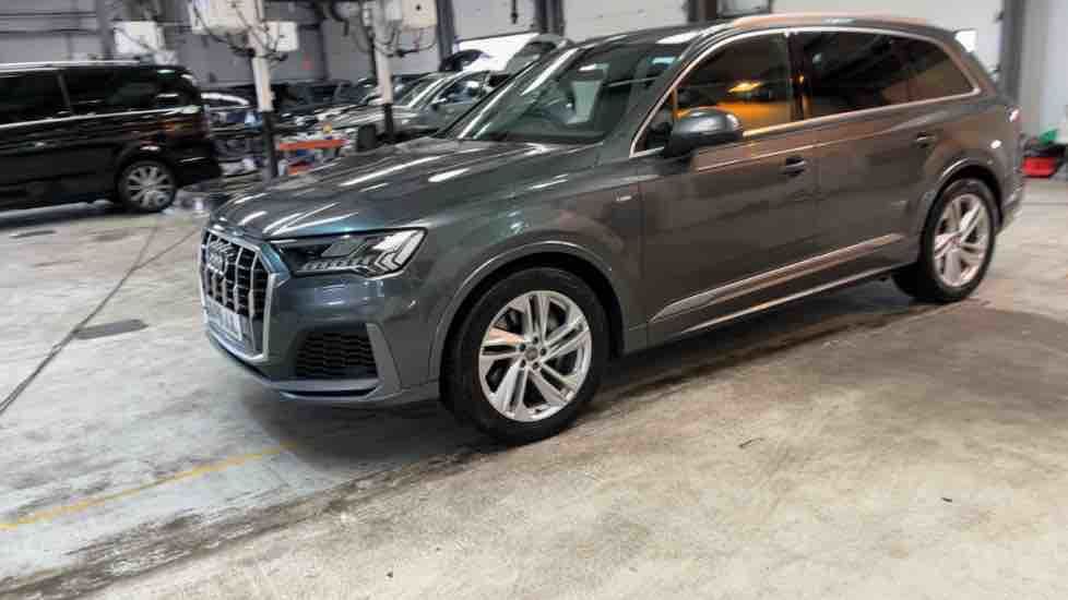 More views of Audi Q7