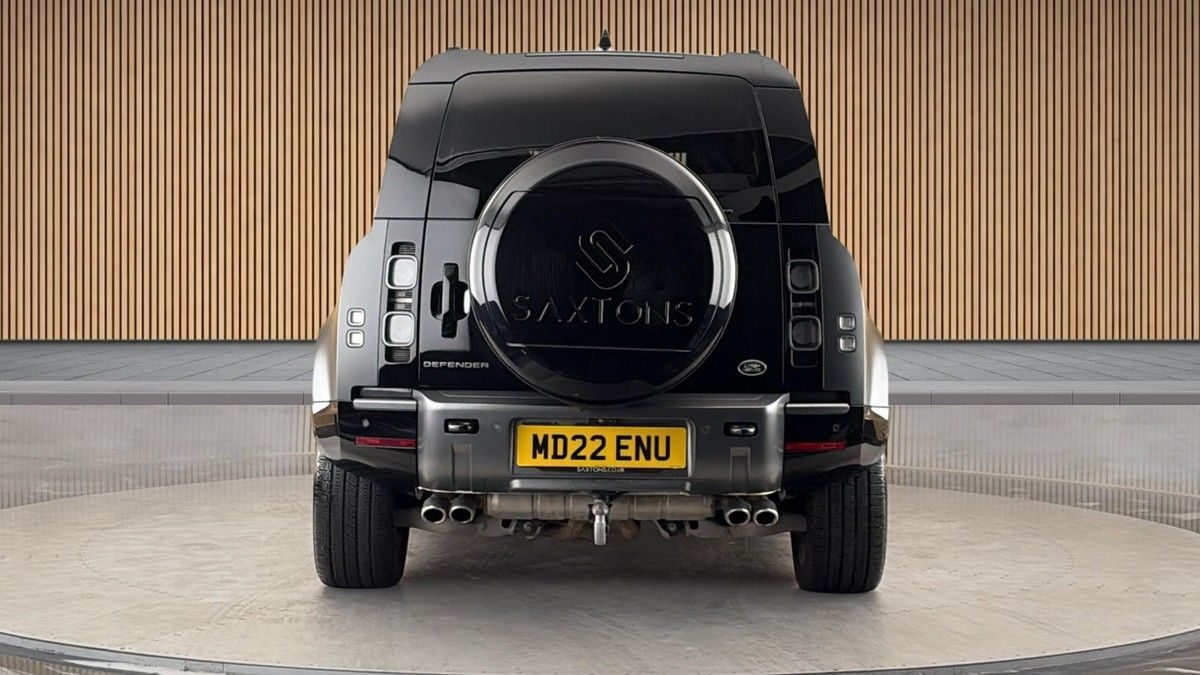 Land Rover Defender 110 Image 4