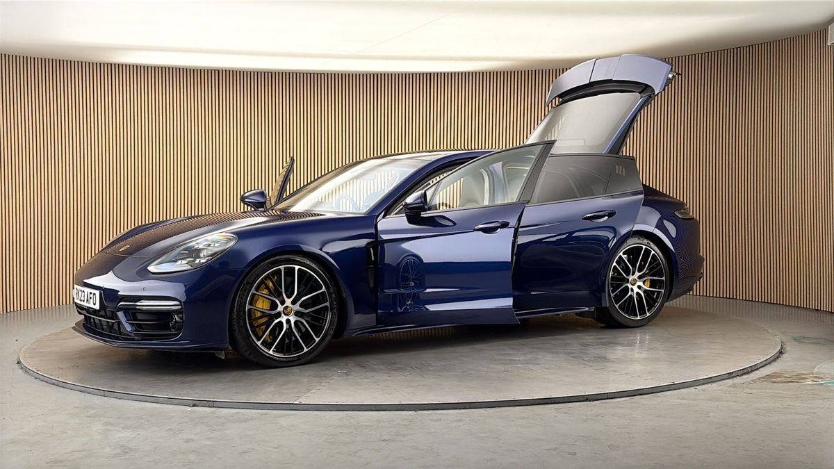 More views of Porsche Panamera