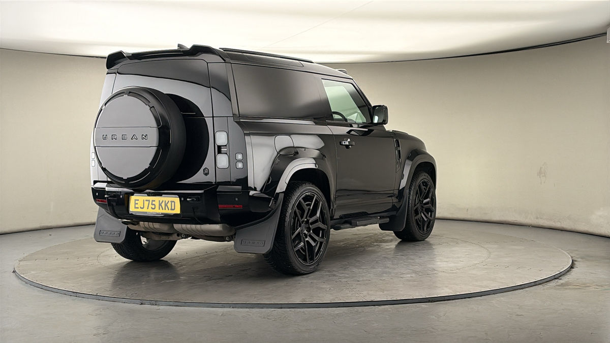 More views of Land Rover Defender 90