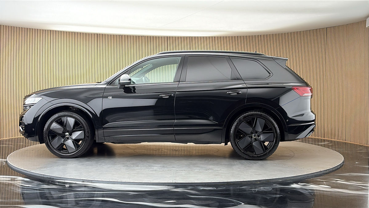 More views of Volkswagen Touareg