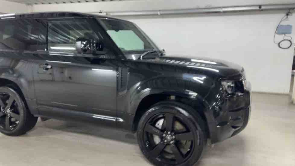 More views of Land Rover Defender 90