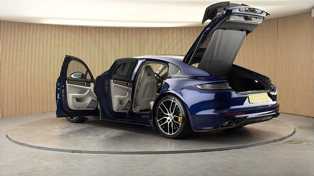 More views of Porsche Panamera