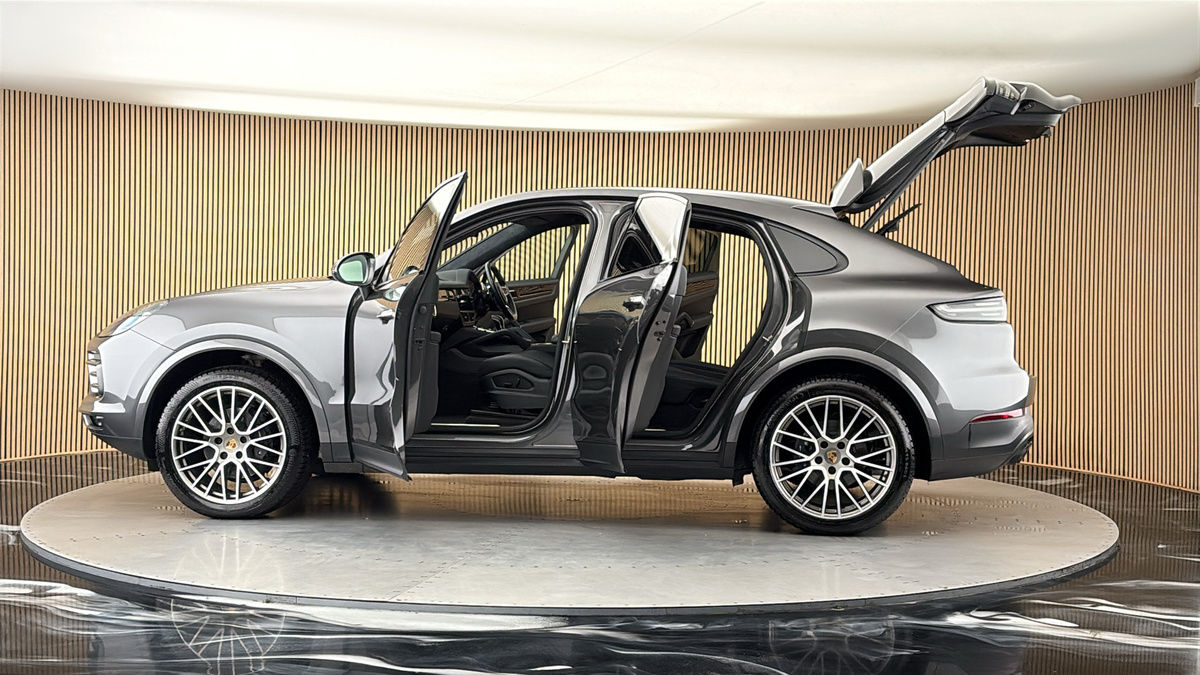 More views of Porsche Cayenne