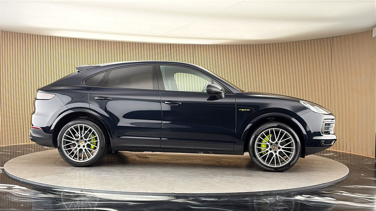 More views of Porsche Cayenne