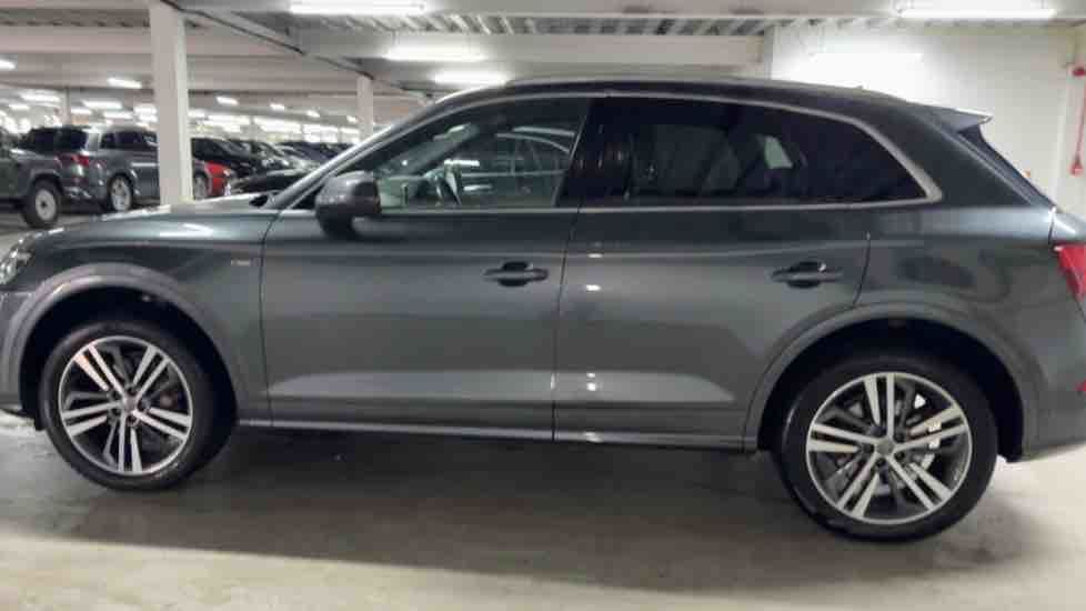More views of Audi Q5