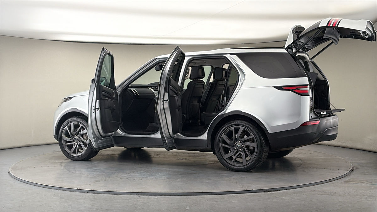 More views of Land Rover Discovery