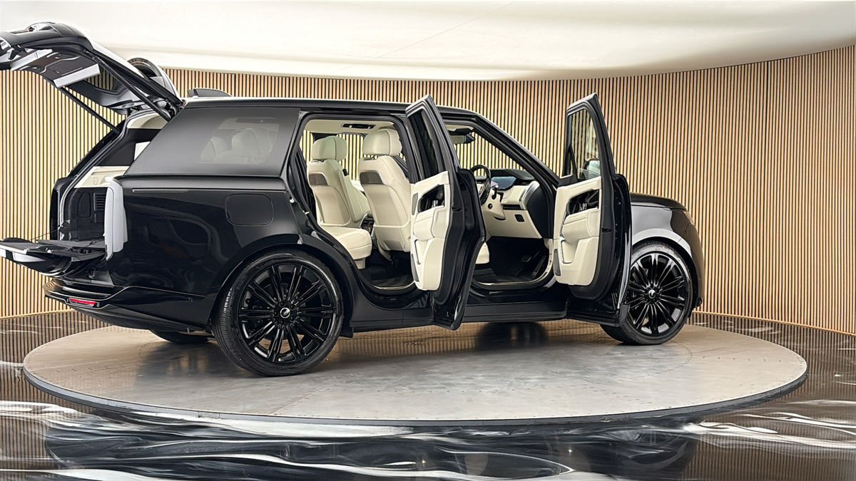 More views of Land Rover Range Rover