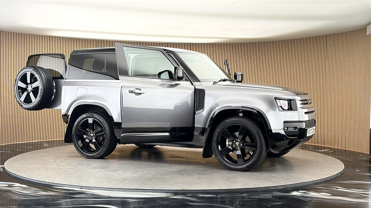 More views of Land Rover Defender 90