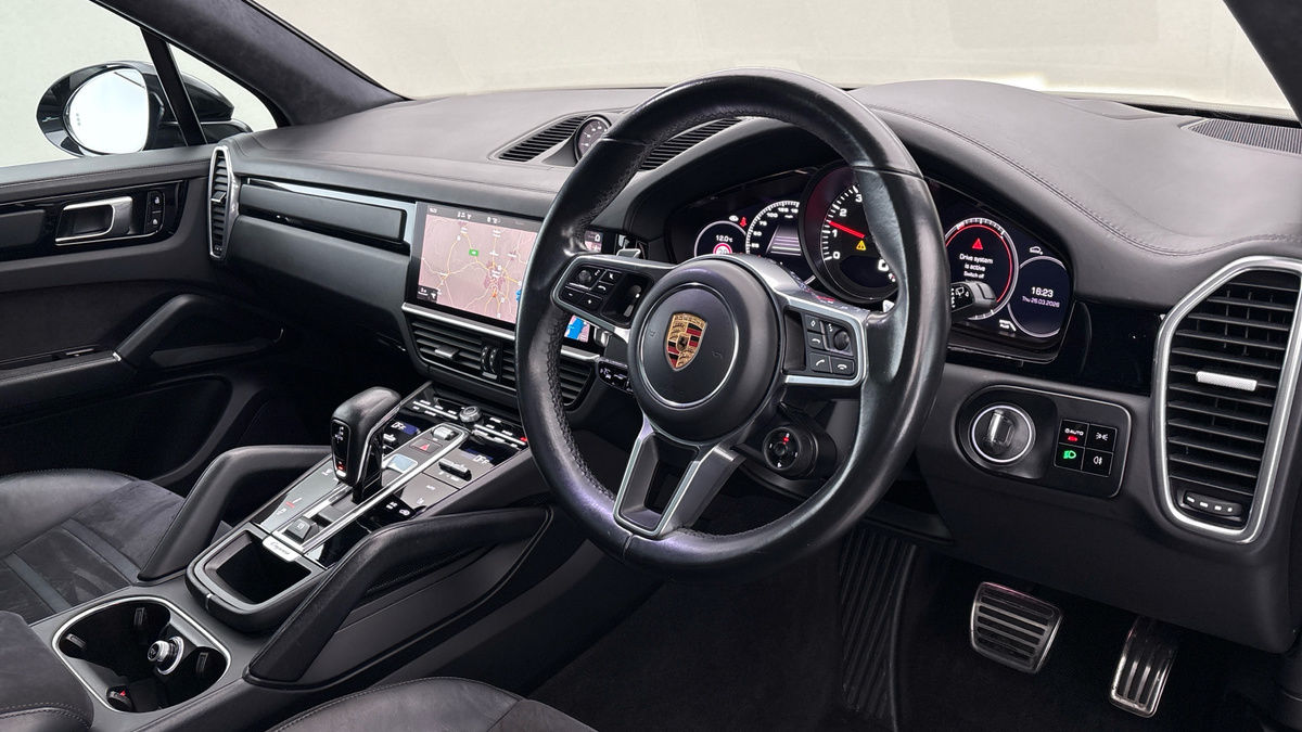 Porsche Cayenne Image 5