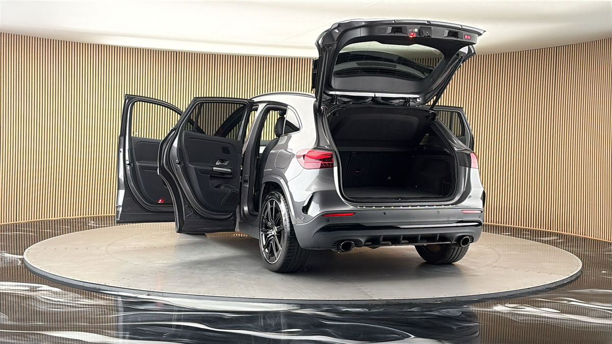 More views of Mercedes-Benz GLA
