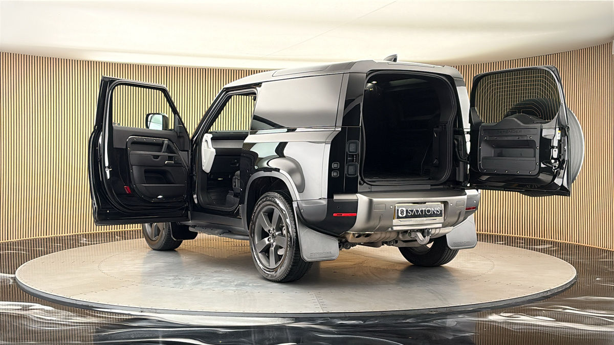 Land Rover Defender 90 Image 23