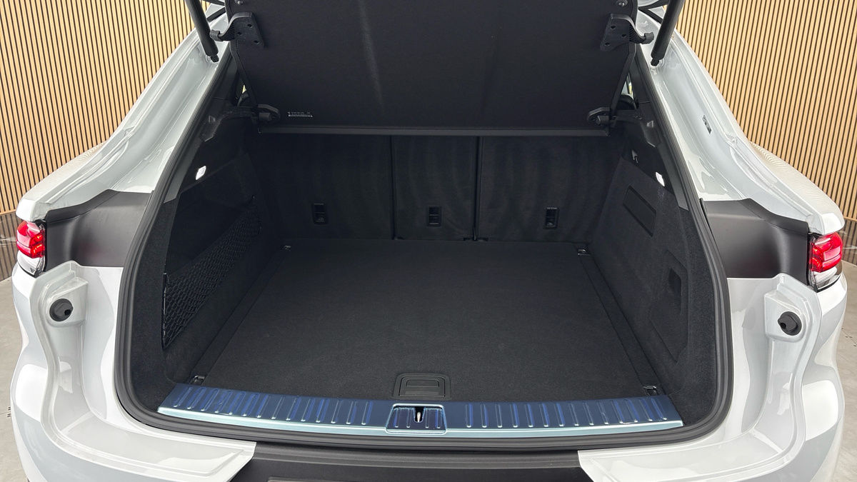 Porsche Cayenne Image 11